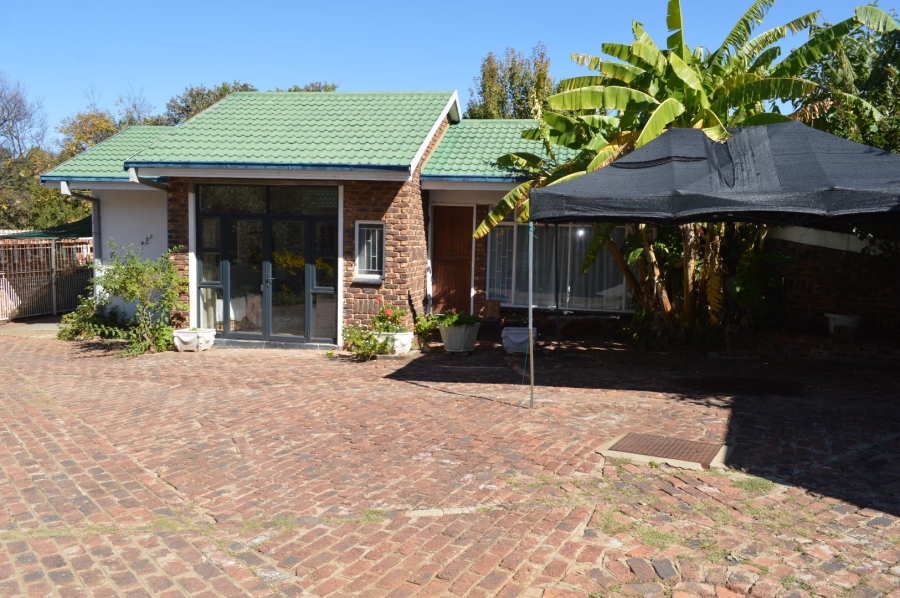 8 Bedroom Property for Sale in Wilkoppies North West